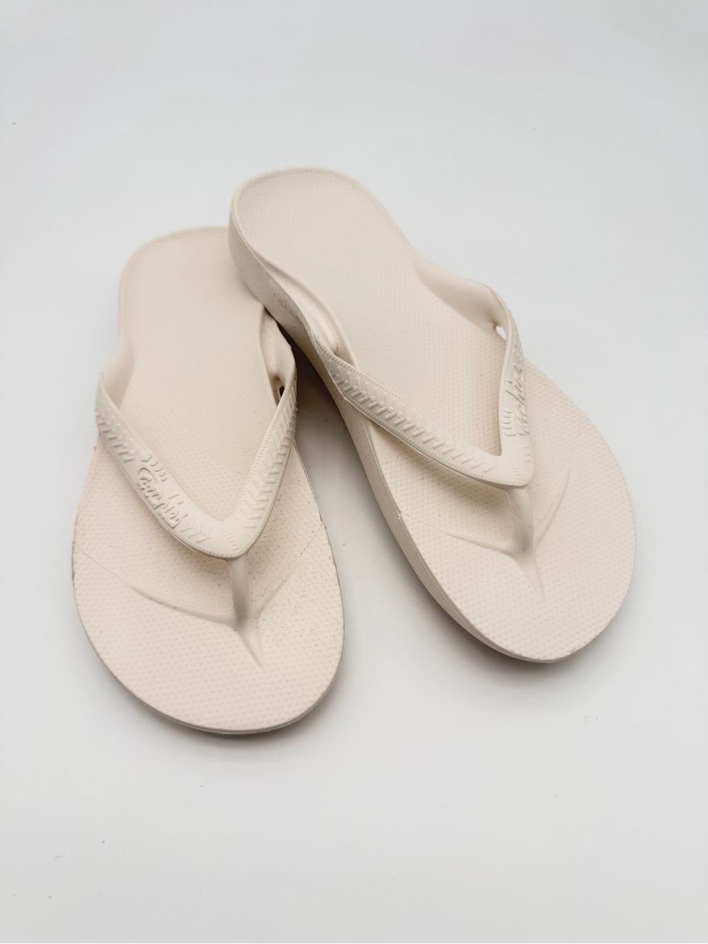 Archies White Flip Flop Sandals - Lightweight Comfort Size 8